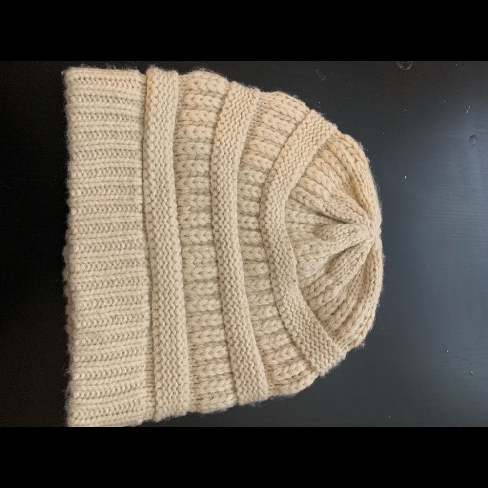 DG Hill Cream beanie, one size